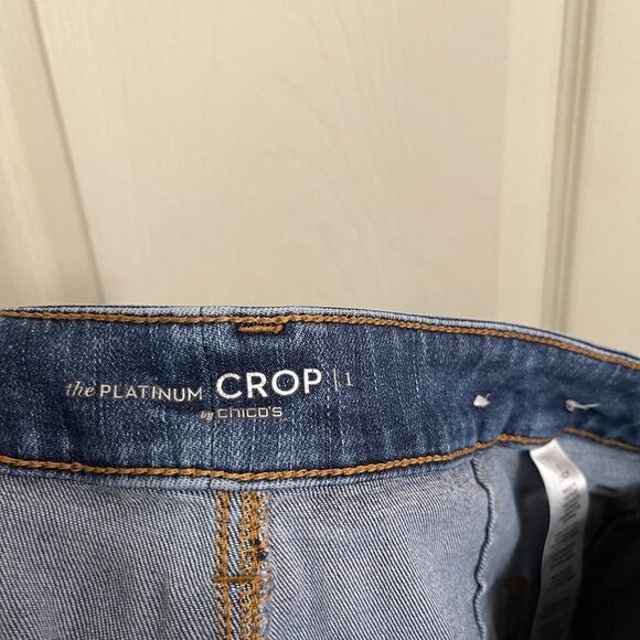Chico's Women's Blue Slim Leg High Rise The Platinum Crop Stretch Jeans Size 8 - Picture 2 of 9